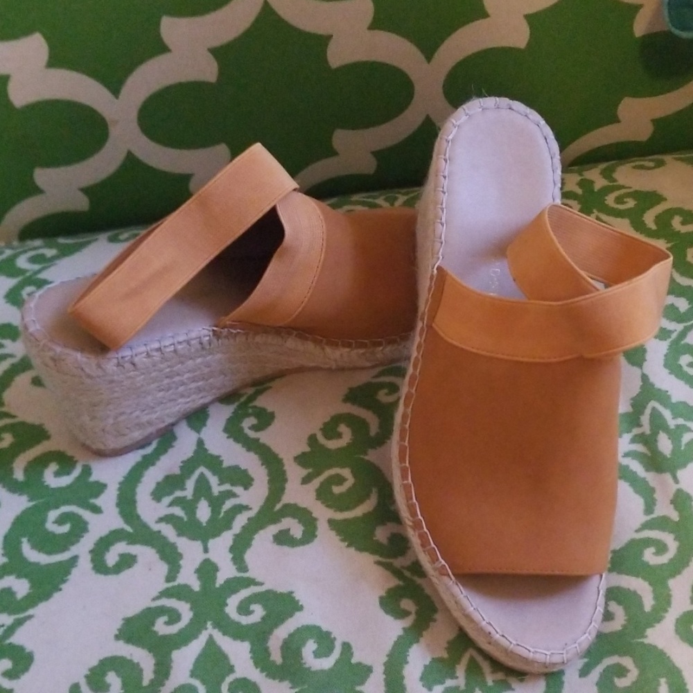 Shoes - Picture 5 of 6